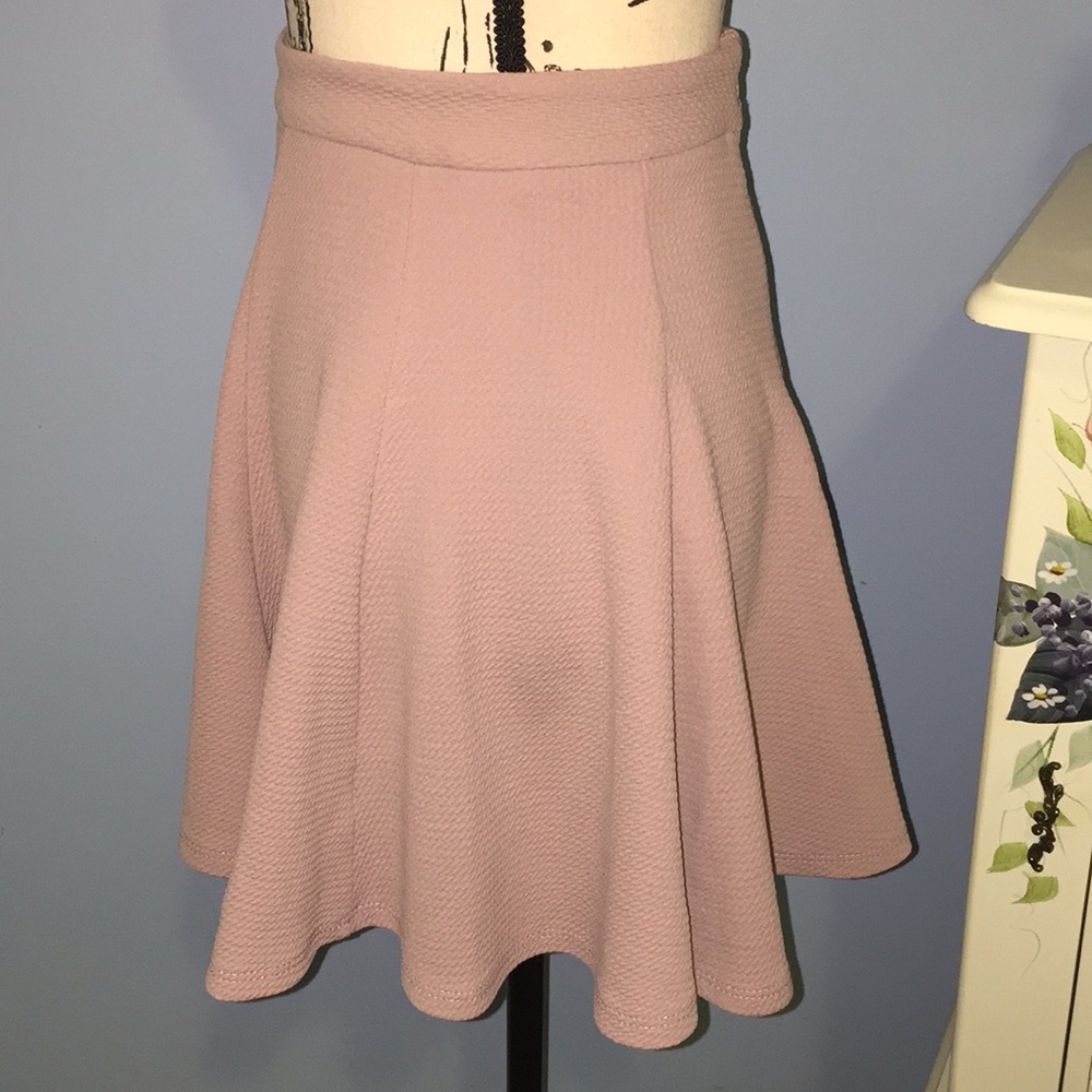 5 for 20.00 2 Juniors Skirts. - Picture 6 of 6